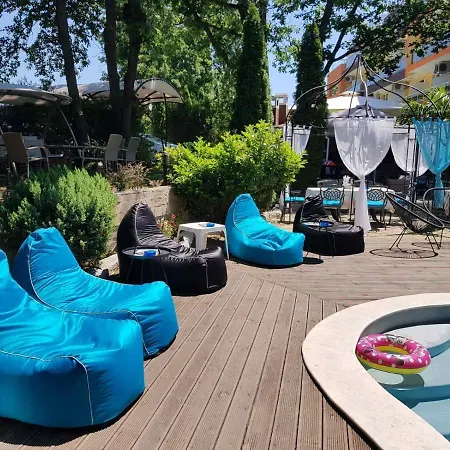 מלון Sunrise פרימורסקו